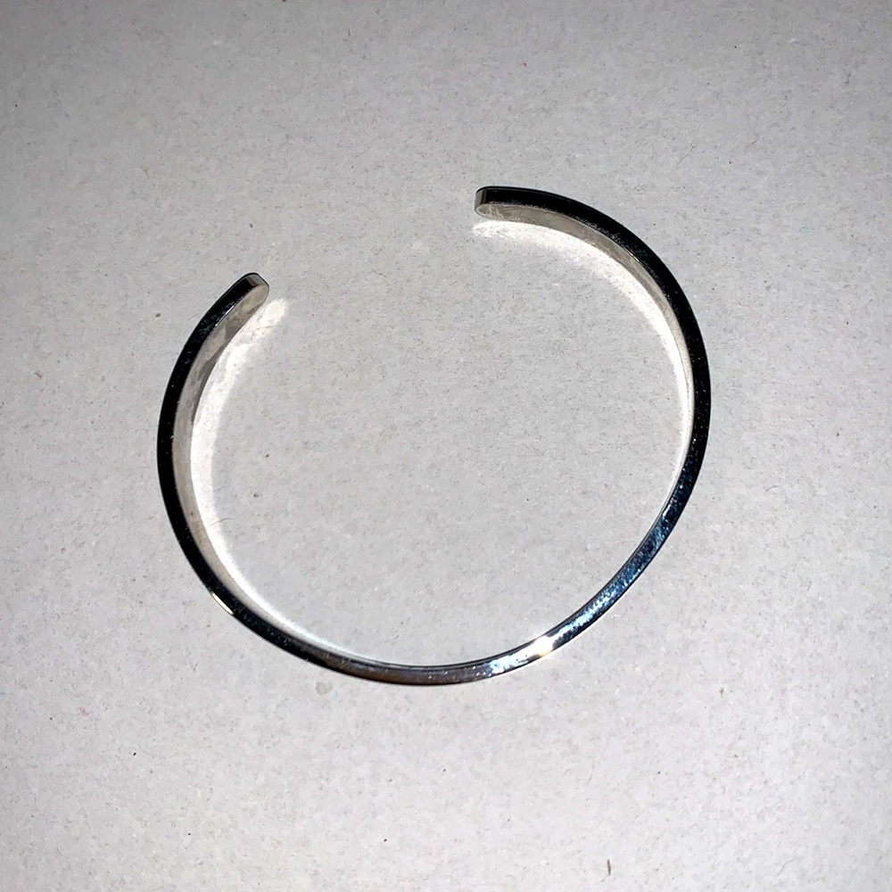 Silver link expandable bracelet w/ ❤️ on each side . Best bitches 😄